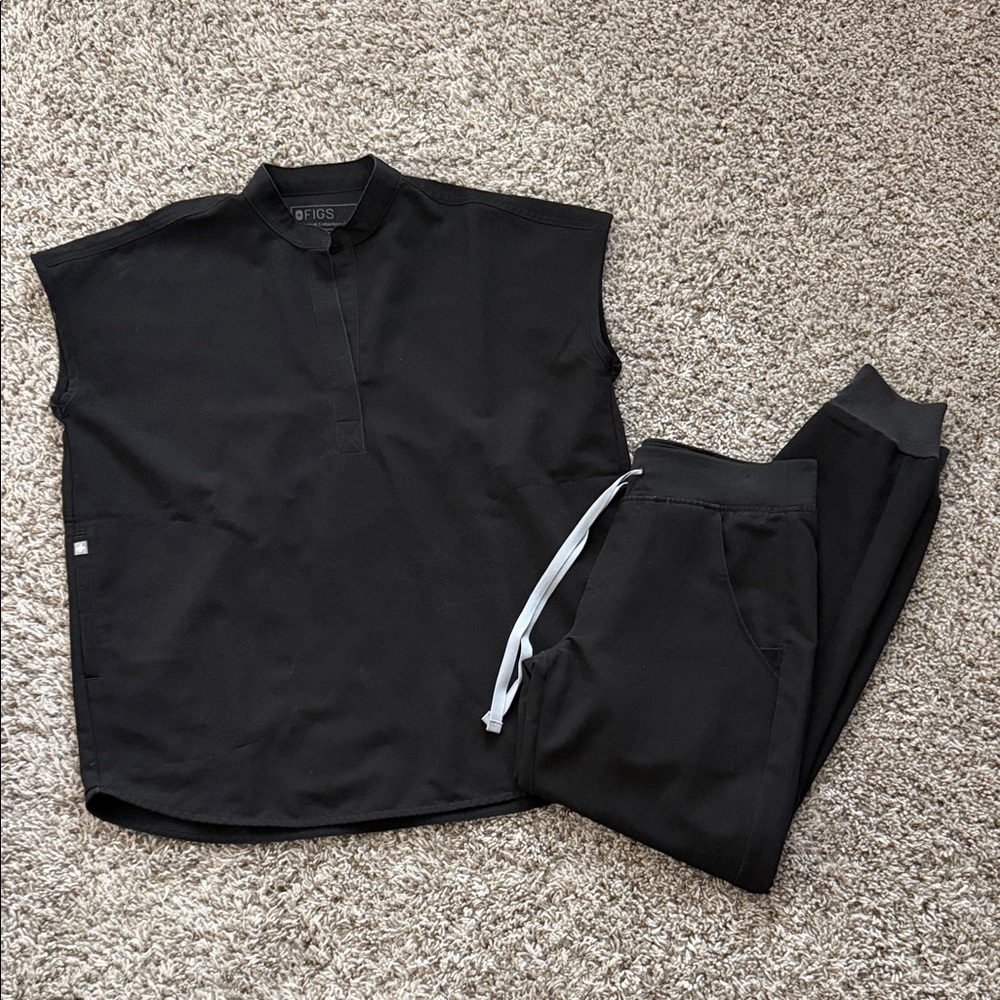Women’s Black Scrub Set